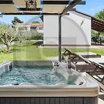 Holiday Home Valbandon 11 *