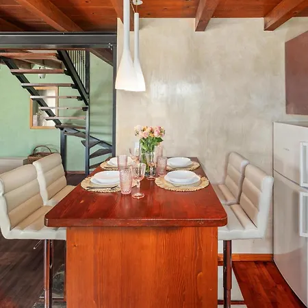 2 Bedroom Awesome Home In Valbandon * Stinjan