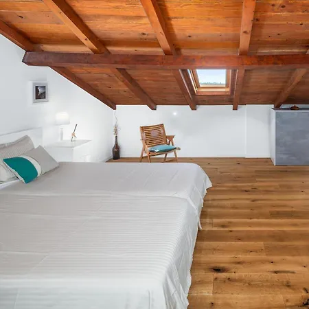 Tatil Evi 11 Valbandon