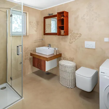 Holiday Home Valbandon 11 Ferienhaus *